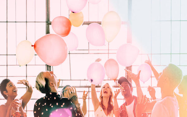 Las celebraciones y reuniones en familias son mucho mejores con globos