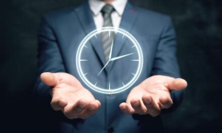 Maximiza la Productividad y Cumple con Éxito las Regulaciones de Control Horario en tu Empresa