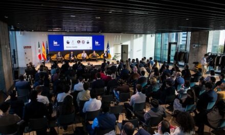 El prestigioso economista Diego García del Río participó junto a Néstor Camarillo, Senador de la República Méxicana, en una ponencia sobre inversión y economía en la prestigiosa IE University